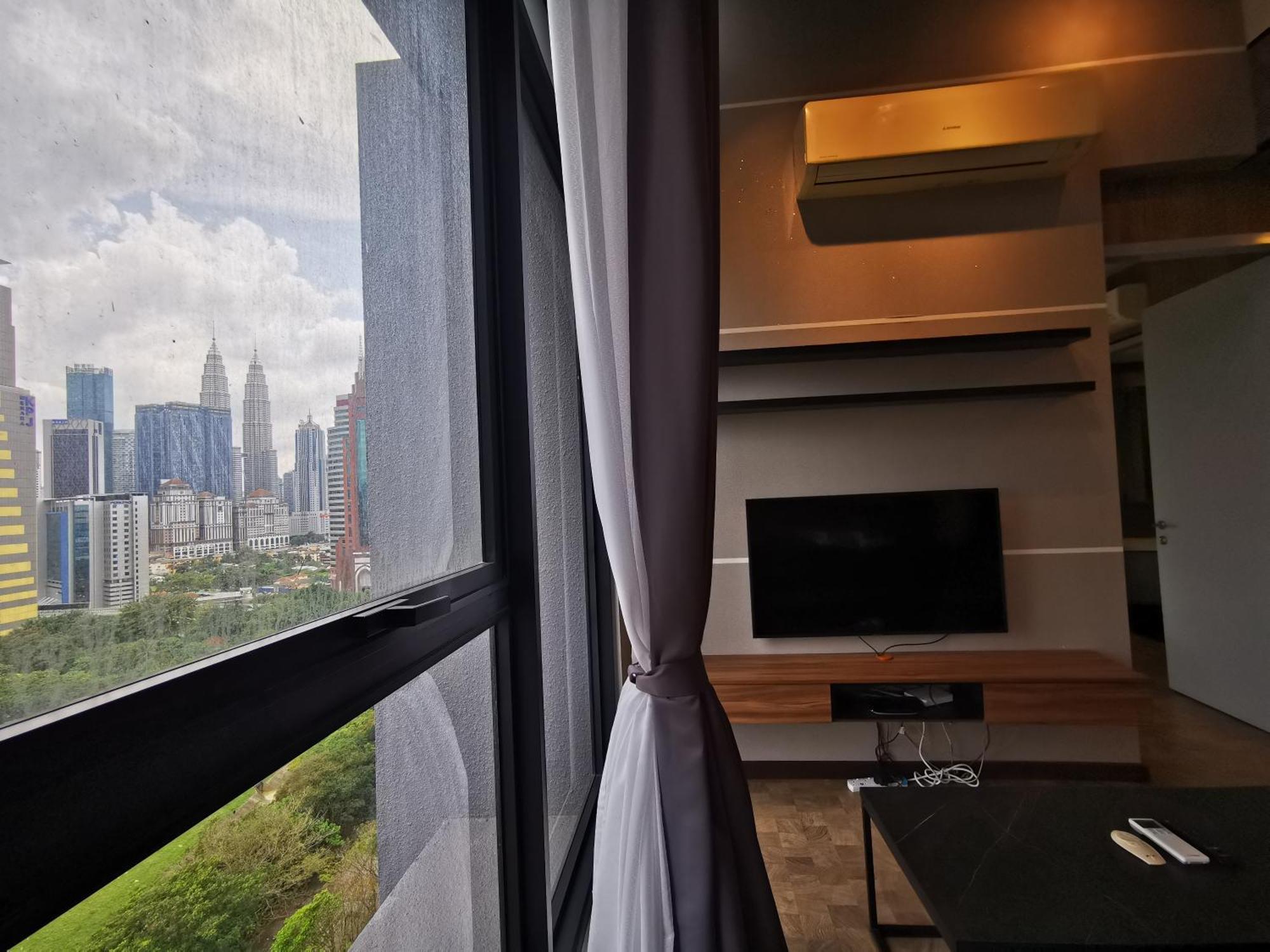 Expressionz Professional Suites By Aurora Summer Suites Kuala Lumpur Room photo